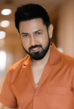 पंजाबी फिल्म इंडस्ट्री के मशहूर गायक (Gippy Grewal) एक बार फिर सुर्खियों में हैं।